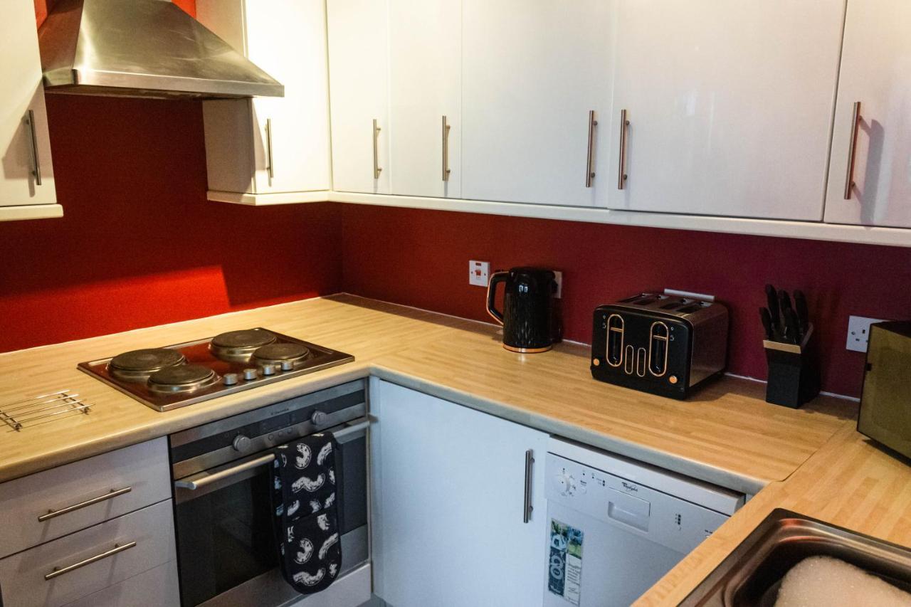 Cozy And Modern 2-Bed Apartment سوانسي المظهر الخارجي الصورة